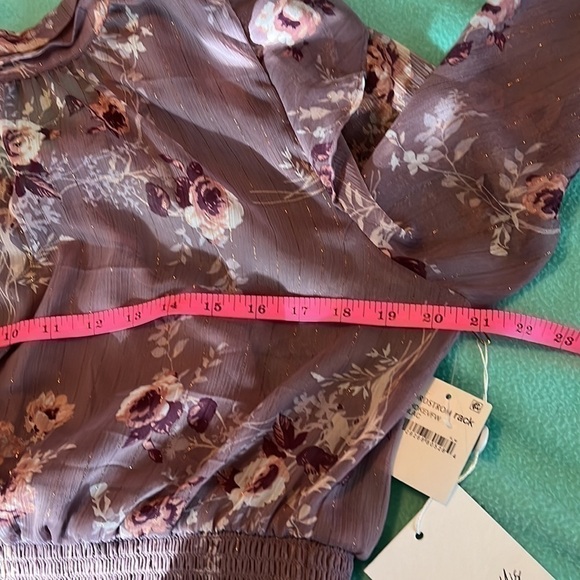 Oak and Trellis (Nordstrom) size large beautiful lilac blouse - Picture 5 of 6